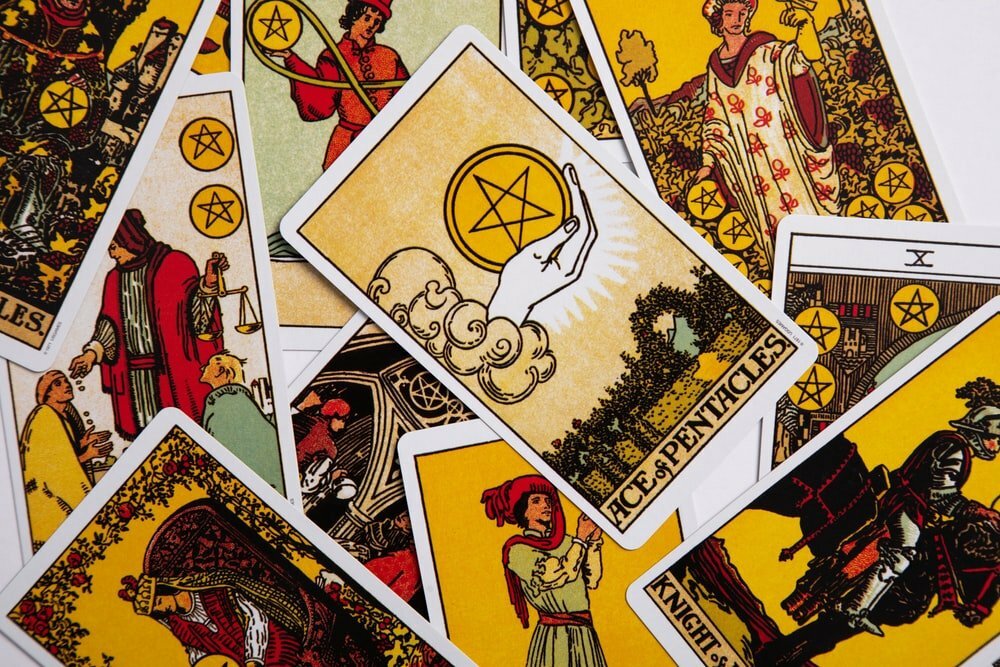 tarot falı TAROTTAKİ KRALİÇE KARTLARINDAN HANGİSİSİN? TESTİ ÇÖZ CEVABI GÖR :)